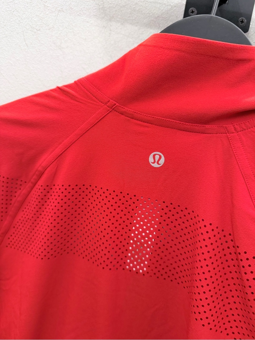 Lululemon Adapted State Perforated Track Jacket Women’s Oxford Red Full Zip SZ8 - Picture 2 of 4